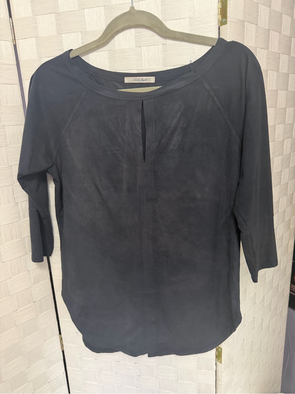 Laila Jayde Black Split-Front 3/4 Sleeve Blouse